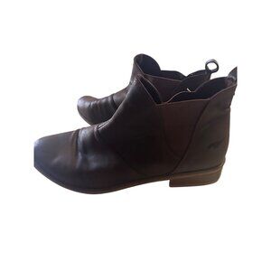Rocket Dog brown leather ankle boots size 12